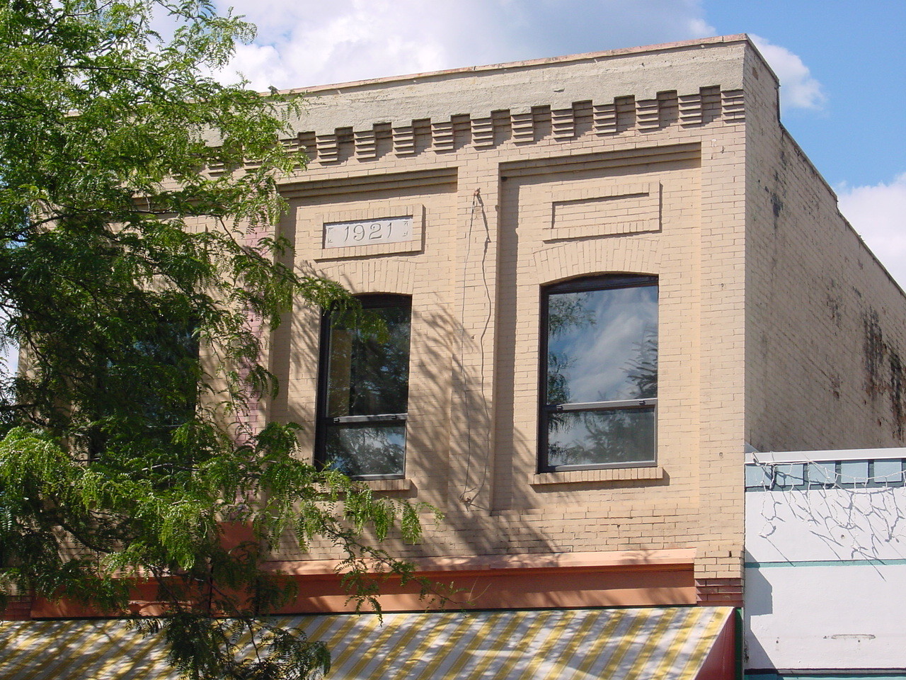 351.jpg